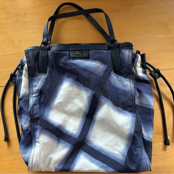 Burberry Blue Buckleigh Packable Nylon Check Shoulder Bag Black - Picture 1 of 7
